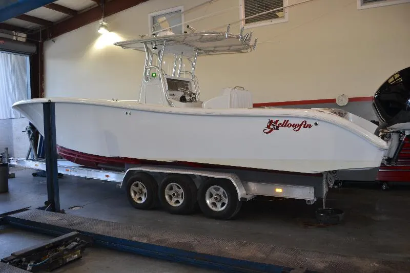 Slide: The Image of Yellowfin Center Console 2005 - 0