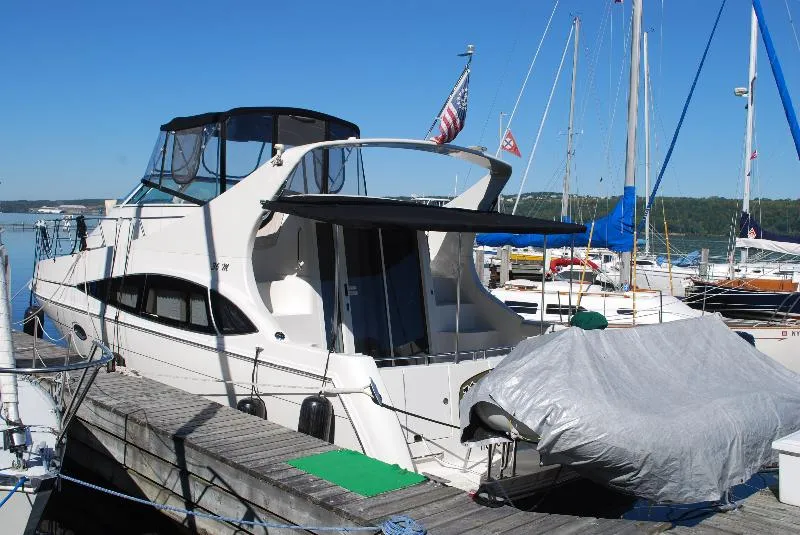 Slide: The Image of Carver Yachts Mariner 2005 - 2