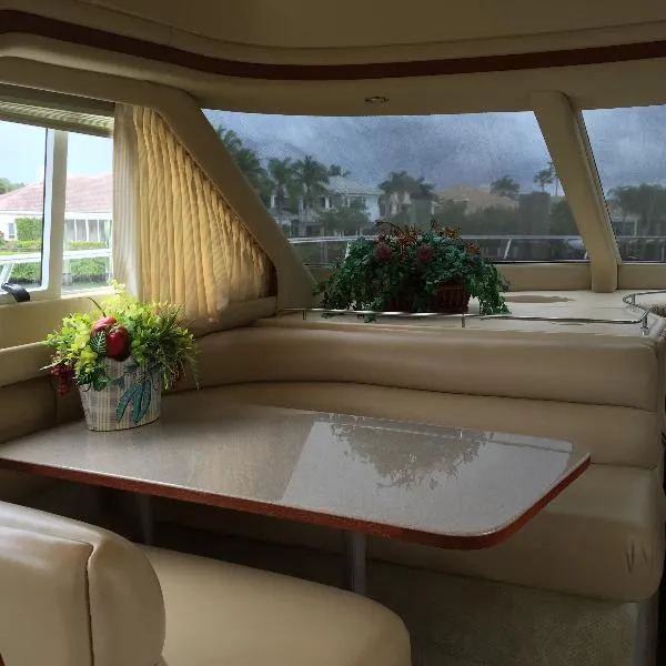 Slide: The Image of Sea Ray Sedan Bridge 2002 - 0