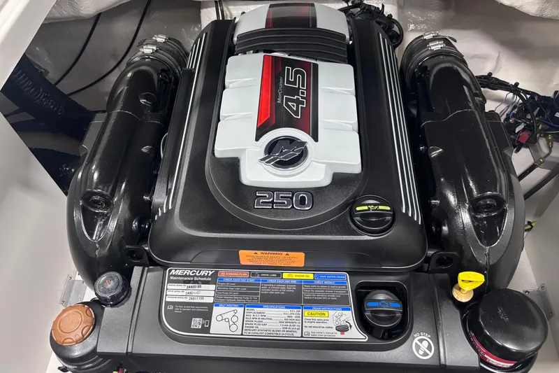 Slide: The Image of 2026 Chaparral 23 SSi engine, Mercury 4.5L, 250 horsepower, detailed view. - 12