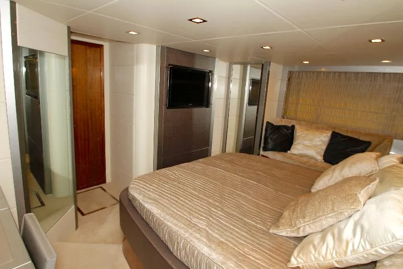 Slide: The Image of Sunseeker Predator 2011 - 9