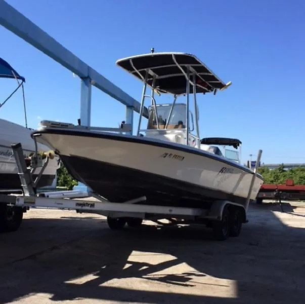 Slide: The Image of Mako Bay Shark 2000 - 0