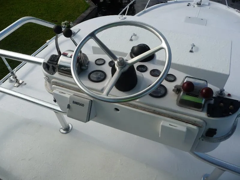 Slide: The Image of Luhrs 360SX 2000 - 1