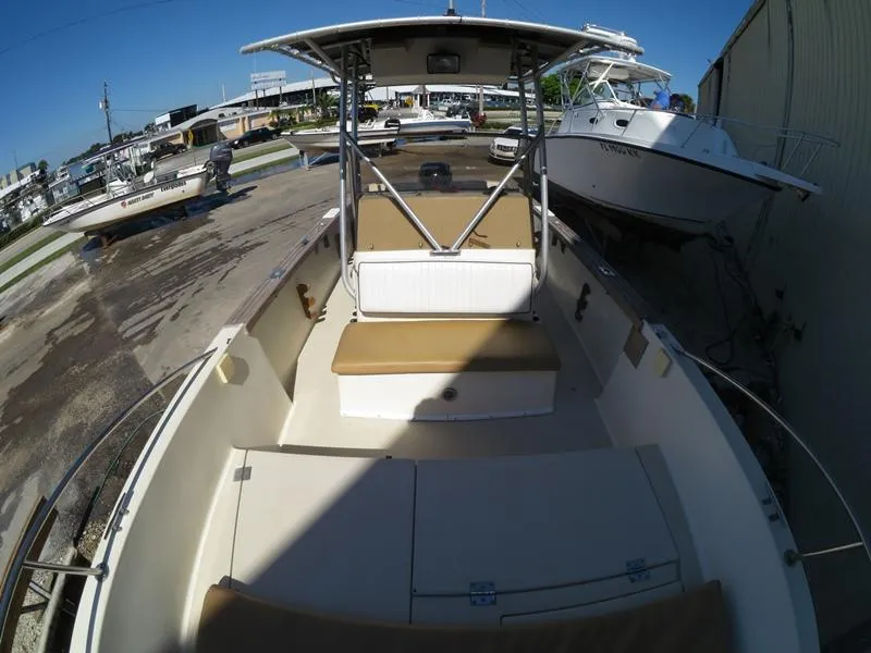 Slide: The Image of Robalo 2520 Center Console 1984 - 4