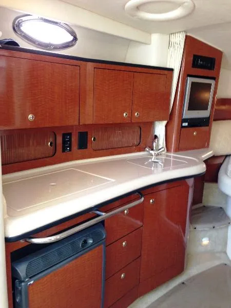 Slide: The Image of Sea Ray 320 Sundancer 2004 - 1