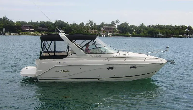 Slide: The Image of Rinker 270 Fiesta Vee 2005 - 0