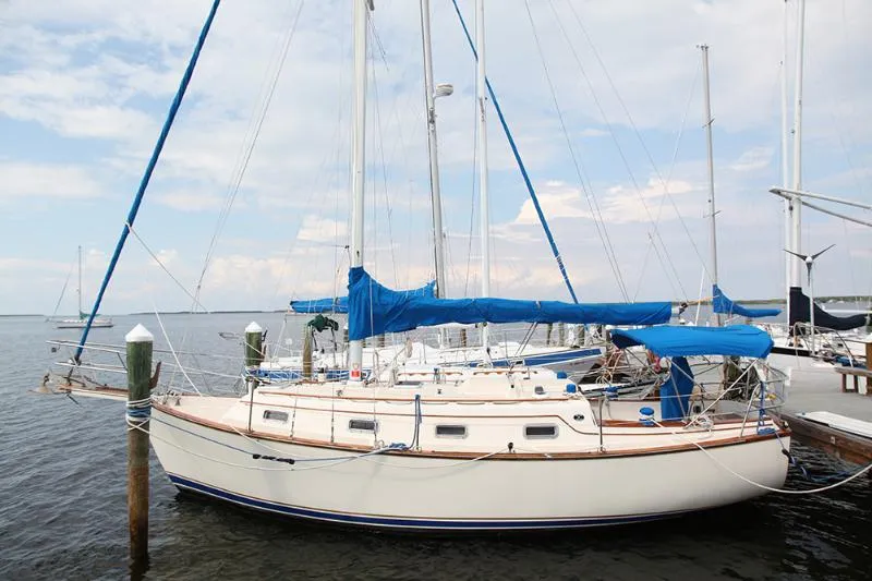 Slide: The Image of Island Packet Cutter Sloop 1988 - 0