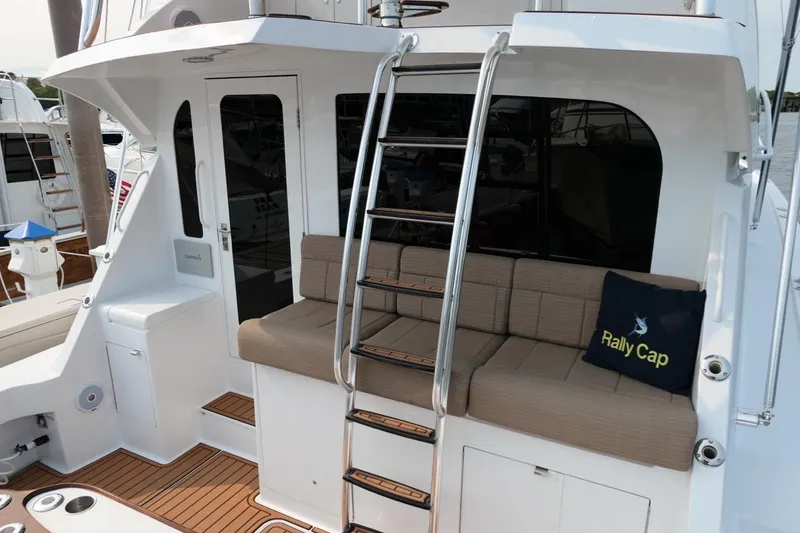 Slide: The Image of Hatteras Convertible 2006 - 8