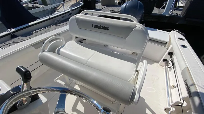Slide: The Image of Everglades 230 CC 2012 - 7