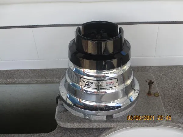 Slide: The Image of Rinker 342 Fiesta Vee 2006 - 11