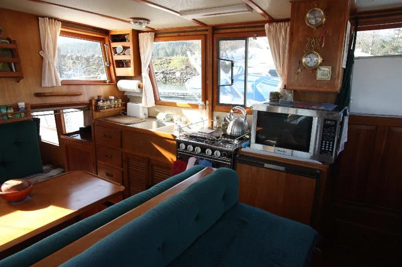 Slide: The Image of Sundowner Tug Pleasure Tug 1984 - 6