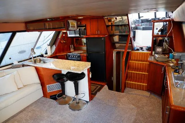 Slide: The Image of Bayliner 4588 Motoryacht 1990 - 4