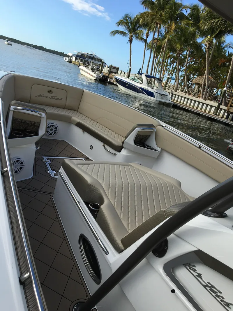 Slide: The Image of Nor-Tech 390 Sport Dual Bolster 2019 - 11