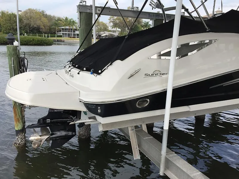 Slide: The Image of Sea Ray 290 Sundeck 2008 - 11