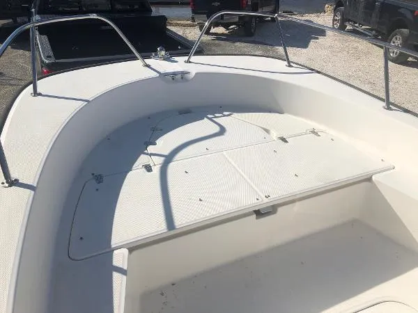 Slide: The Image of Boston Whaler 210 Montauk 2014 - 11