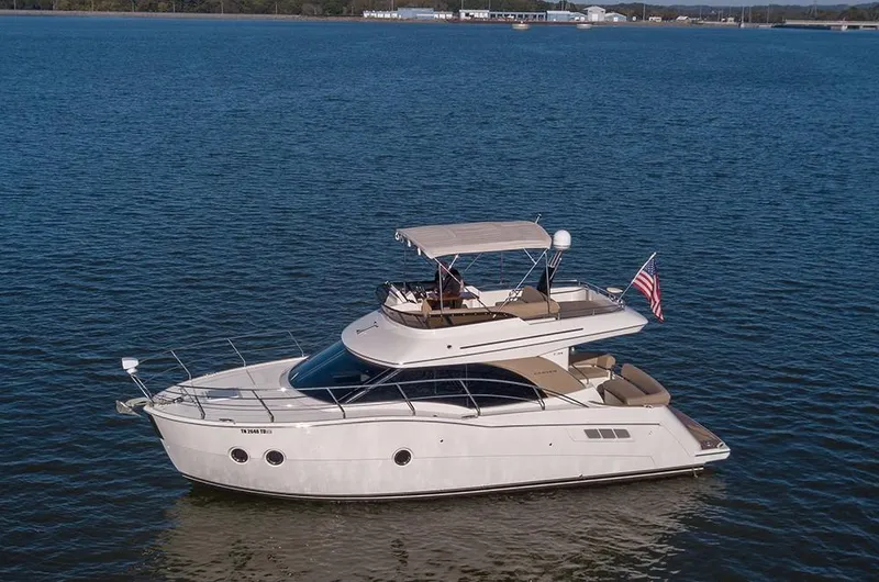 Slide: The Image of Carver Yachts C34 2013 - 3