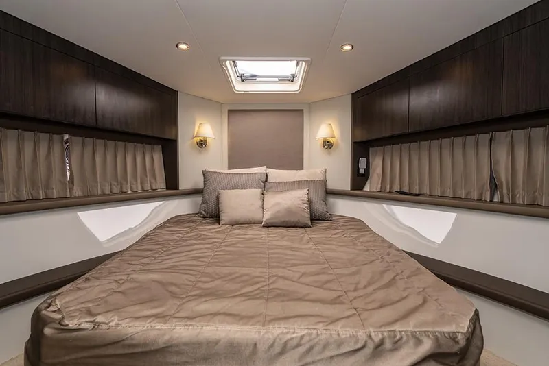 Slide: The Image of Carver Yachts C34 2013 - 9