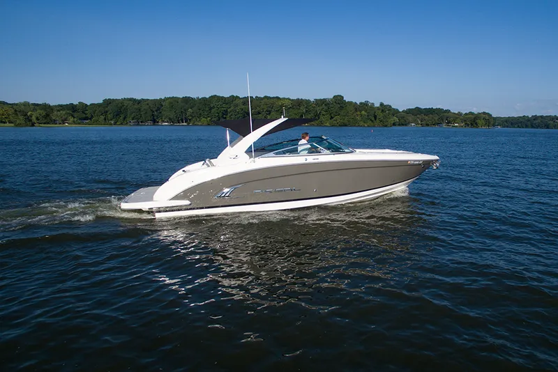 Slide: The Image of Regal 3200 Bowrider 2015 - 10