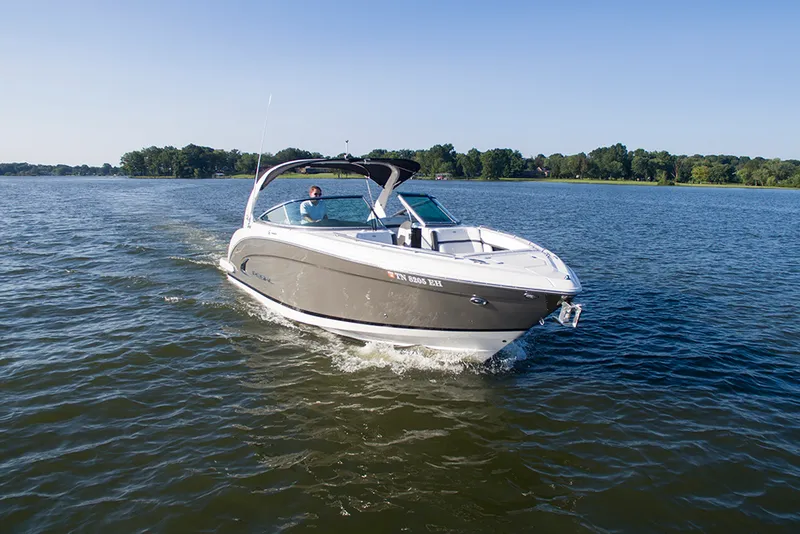 Slide: The Image of Regal 3200 Bowrider 2015 - 2