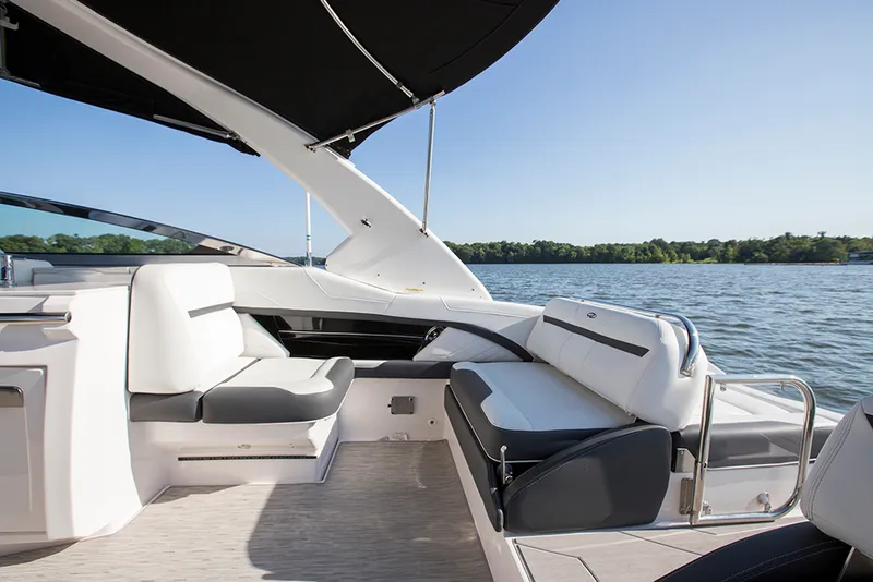 Slide: The Image of Regal 3200 Bowrider 2015 - 5