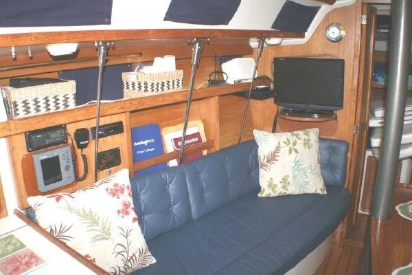 Slide: The Image of Catalina 320 1995 - 10
