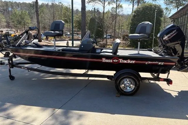 The Image of Tracker Bass Tracker Classic XL 2026 - undefined