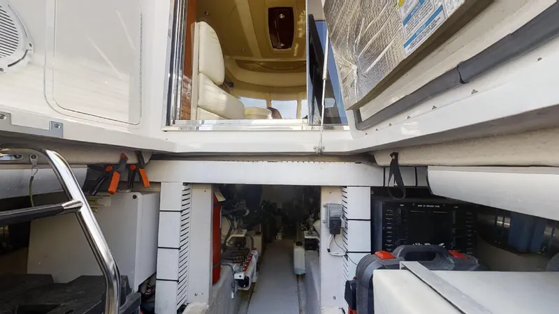 Slide: The Image of Sea Ray 52' Sedan Bridge 2007 - 6