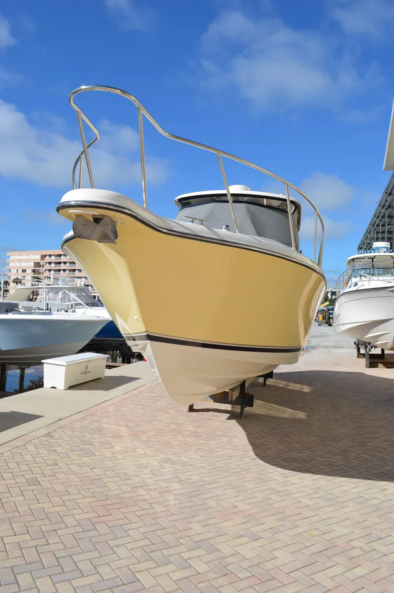 Slide: The Image of Pursuit 3370 Offshore 2007 - 4