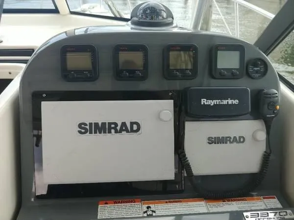 Slide: The Image of Pursuit 3370 Offshore 2007 - 7
