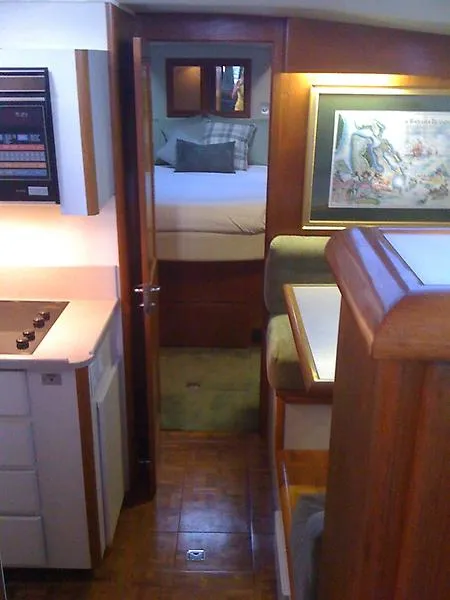 Slide: The Image of Californian Motor Yacht 1990 - 1