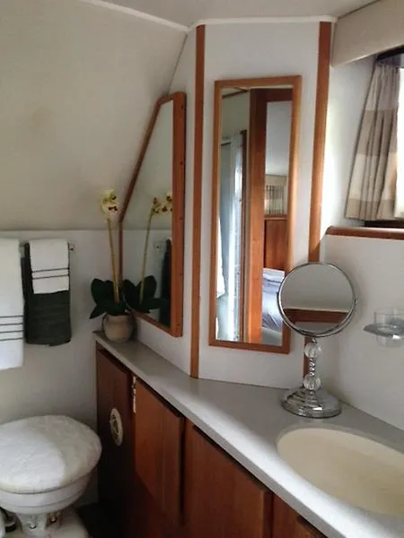 Slide: The Image of Californian Motor Yacht 1990 - 10