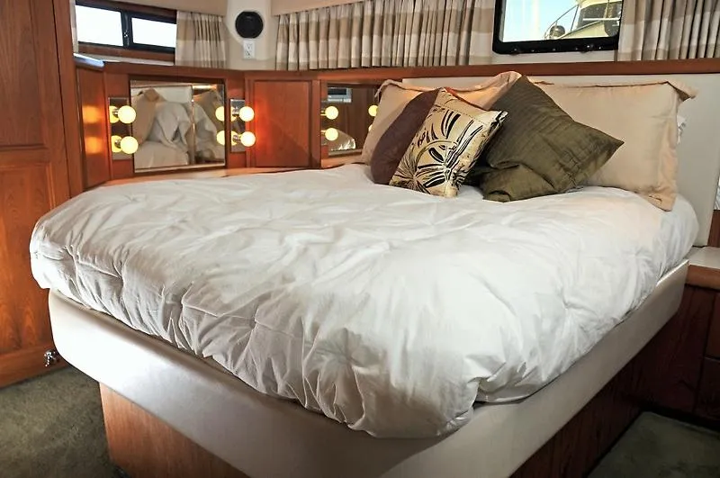 Slide: The Image of Californian Motor Yacht 1990 - 5