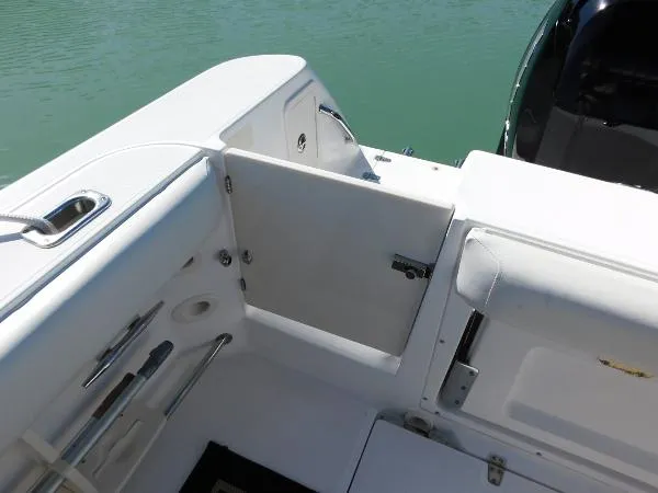 Slide: The Image of Boston Whaler 305 Conquest 2004 - 6