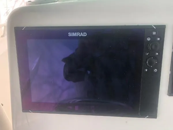 Slide: The Image of Mako 284 CC 2019 - 6