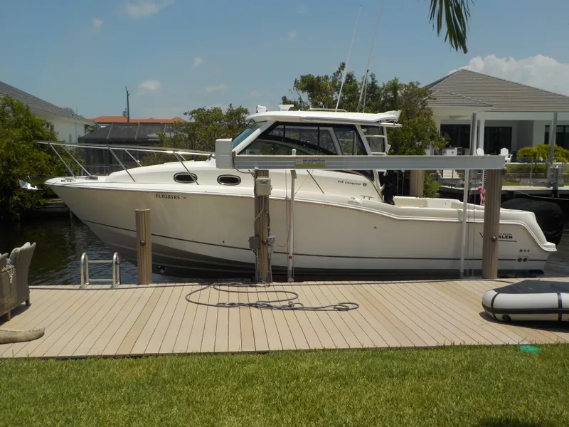 Slide: The Image of Boston Whaler 315 Conquest 2018 - 0