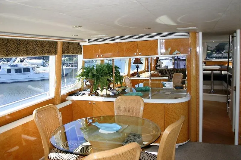 Slide: The Image of Lazzara Motor Yacht 1999 - 9