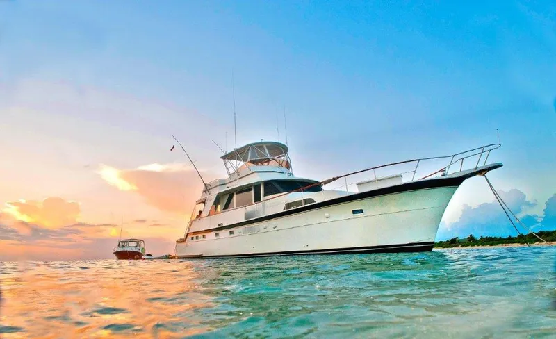 Slide: The Image of Hatteras Yacht Fisherman 1975 - 0