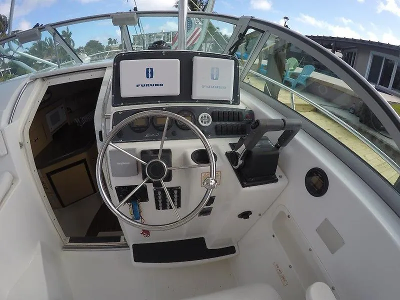 Slide: The Image of Boston Whaler Conquest 280 2001 - 2