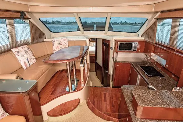 Slide: The Image of Sea Ray 500 Sedan Bridge 2005 - 11