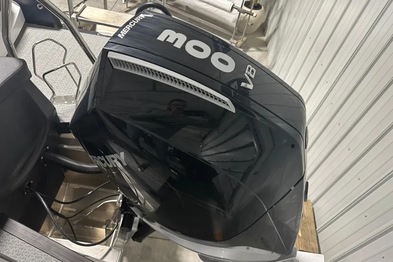 Slide: The Image of Powerful Mercury 300 V8 outboard engine on Evotti 723 QL, 2026 model. - 11