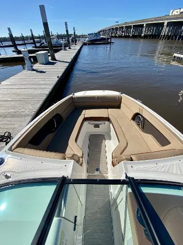 Slide: The Image of Sea Ray 240 Sundeck 2016 - 10