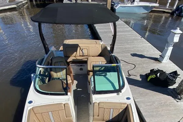 Slide: The Image of Sea Ray 240 Sundeck 2016 - 3