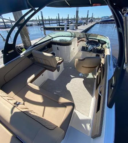 Slide: The Image of Sea Ray 240 Sundeck 2016 - 5