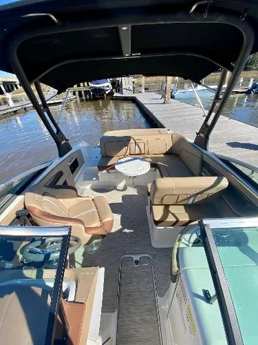 Slide: The Image of Sea Ray 240 Sundeck 2016 - 6