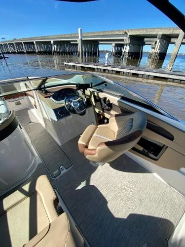 Slide: The Image of Sea Ray 240 Sundeck 2016 - 9