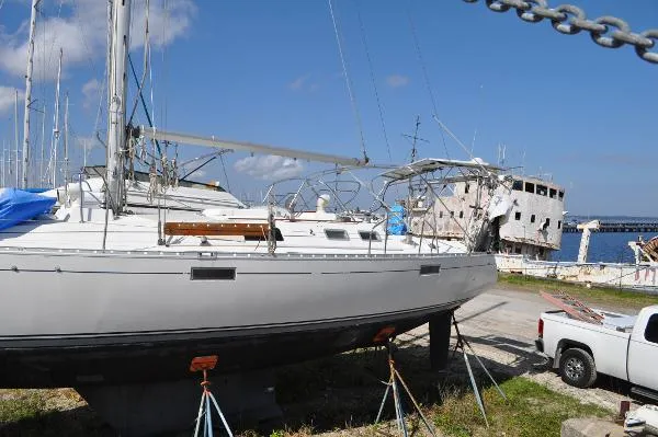Slide: The Image of Beneteau Oceanis 39 1988 - 0