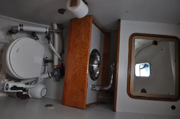 Slide: The Image of Beneteau Oceanis 39 1988 - 11