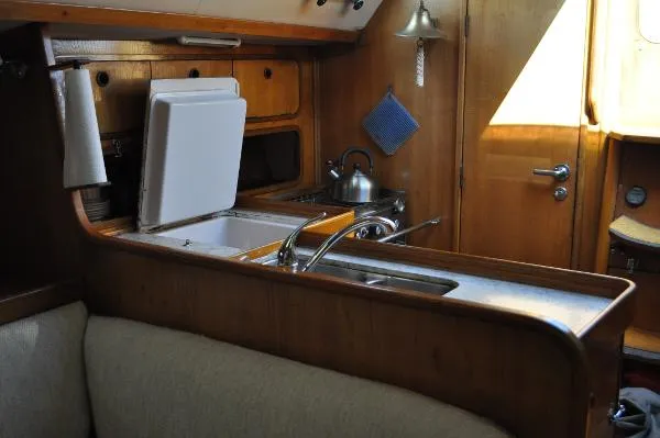 Slide: The Image of Beneteau Oceanis 39 1988 - 4