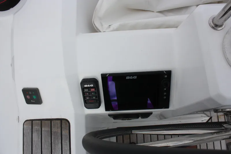 Slide: The Image of Beneteau Oceanis 38 2017 - 8