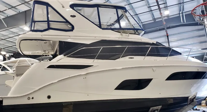 Slide: The Image of Sea Ray 460 Fly 2017 - 0